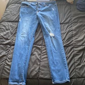 AEROPOSTALE Women’s High Rise Slightly Ripped Jeans, Size 12